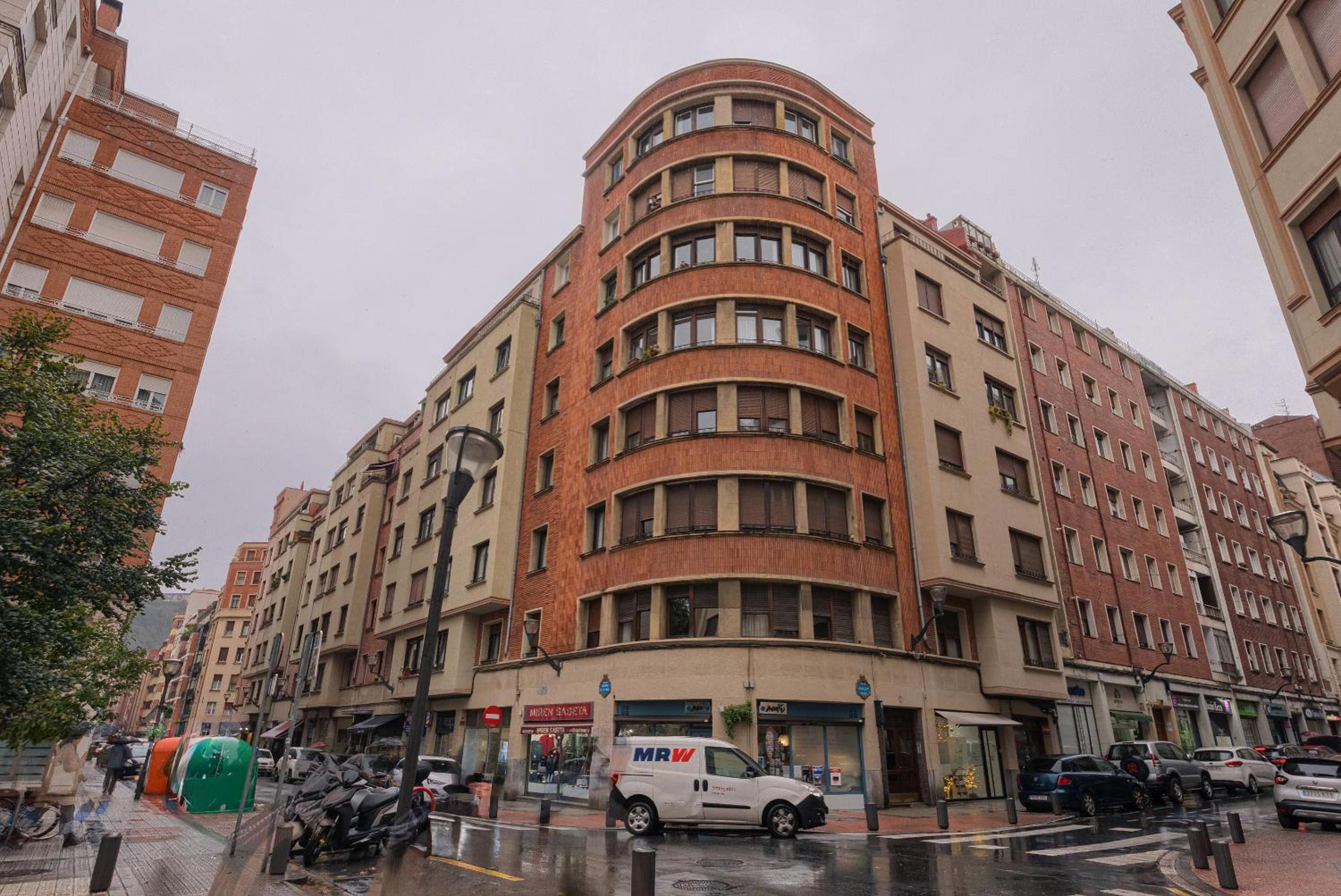 Encanto y Confort en Calle Epalza - Tu Familia en el Corazón de Bilbao