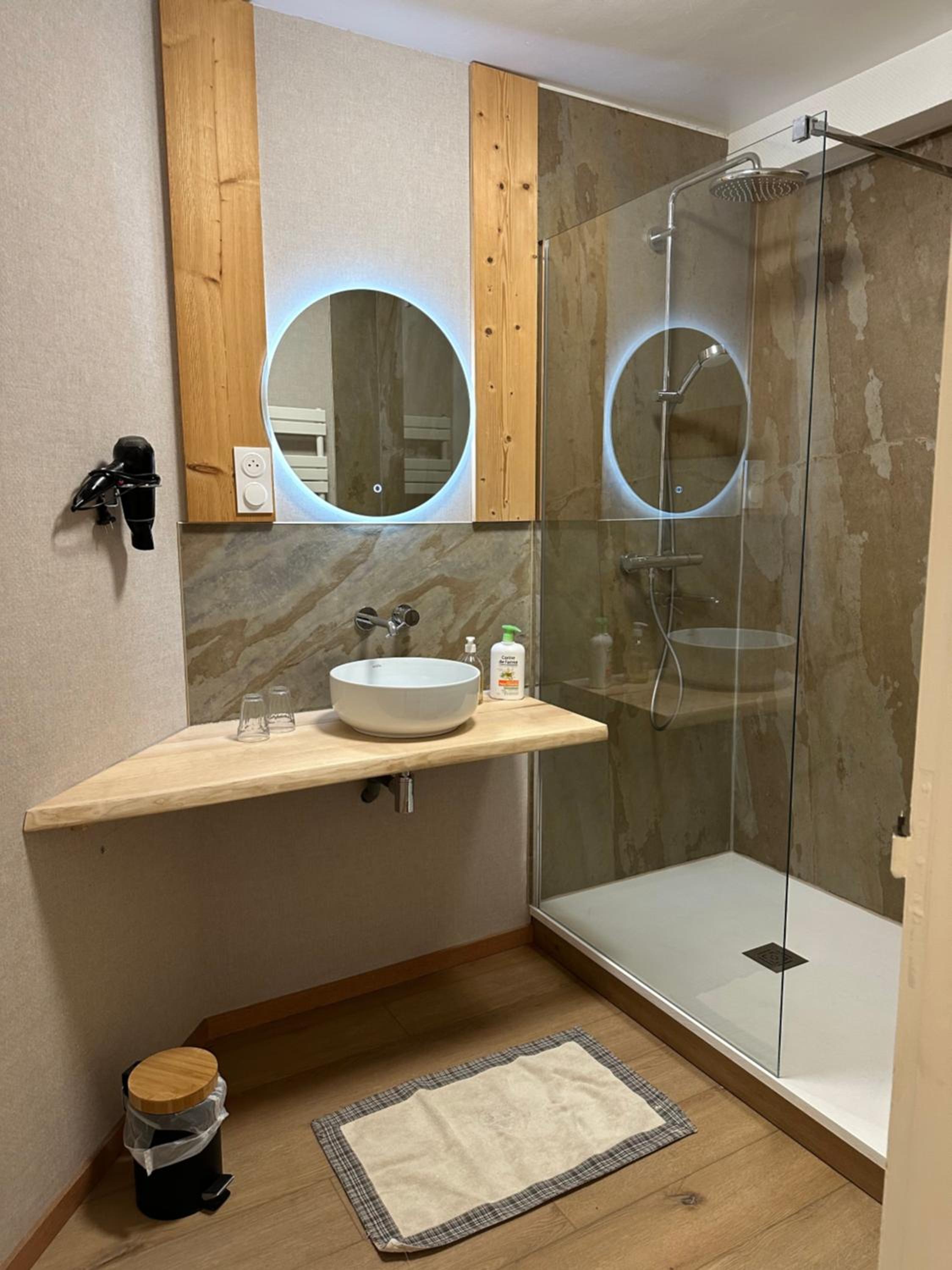 Maison La Devinière - sauna et spa compris accessibles toute l'année