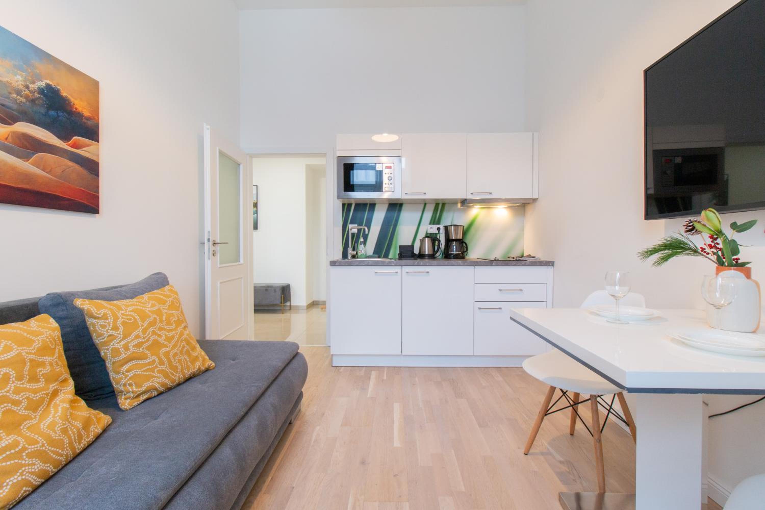 Washingtonova CR apartments