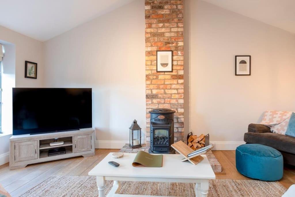 The Garden House in Low Catton view 3