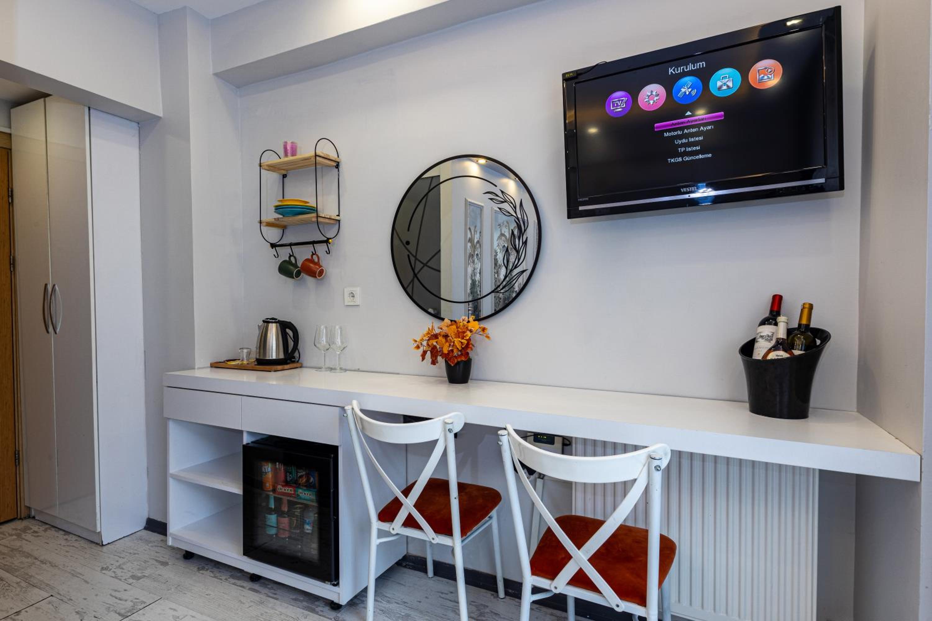 APOLLO HOTEL & APARTMENtS - Image 30