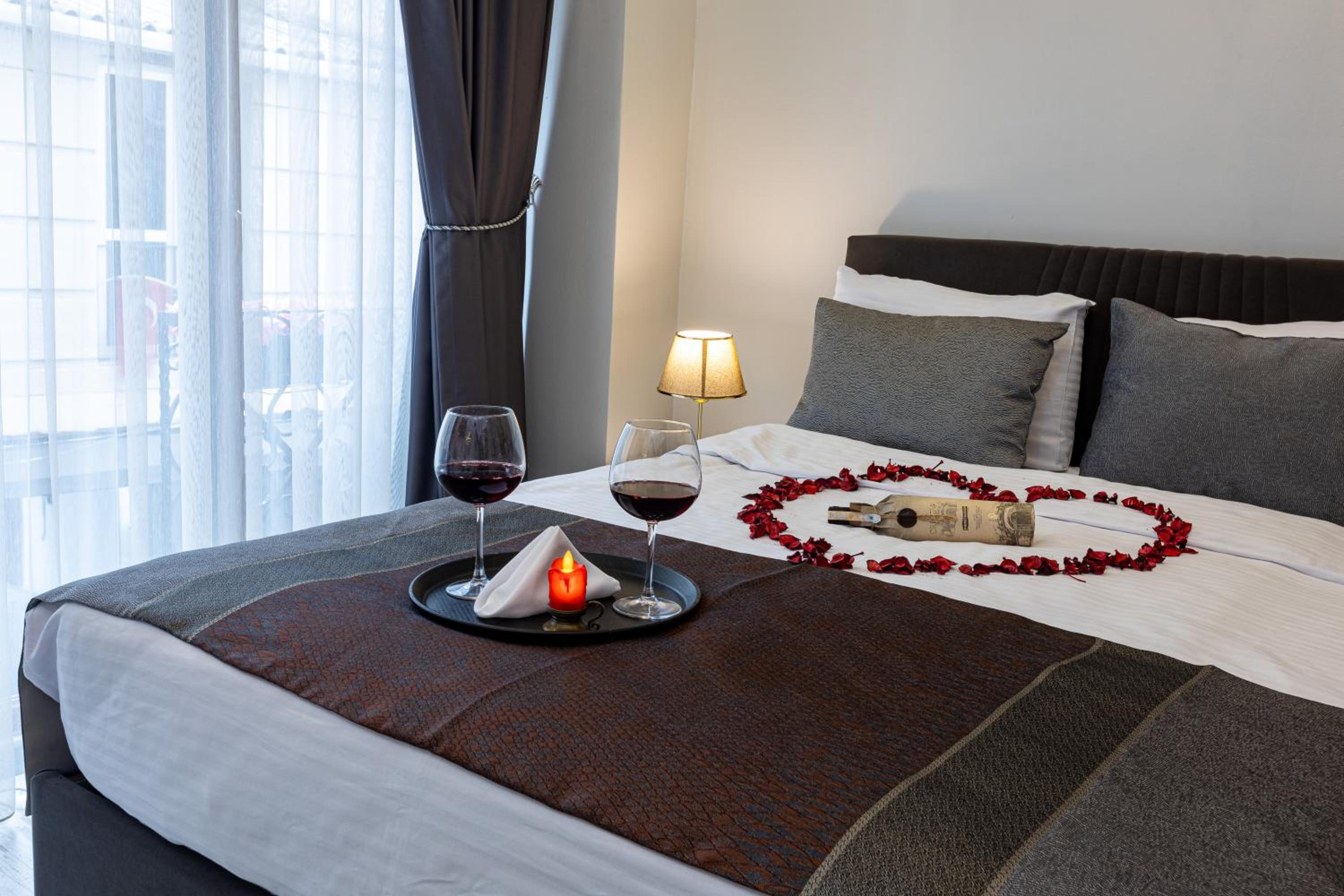 APOLLO HOTEL & APARTMENtS - Image 34