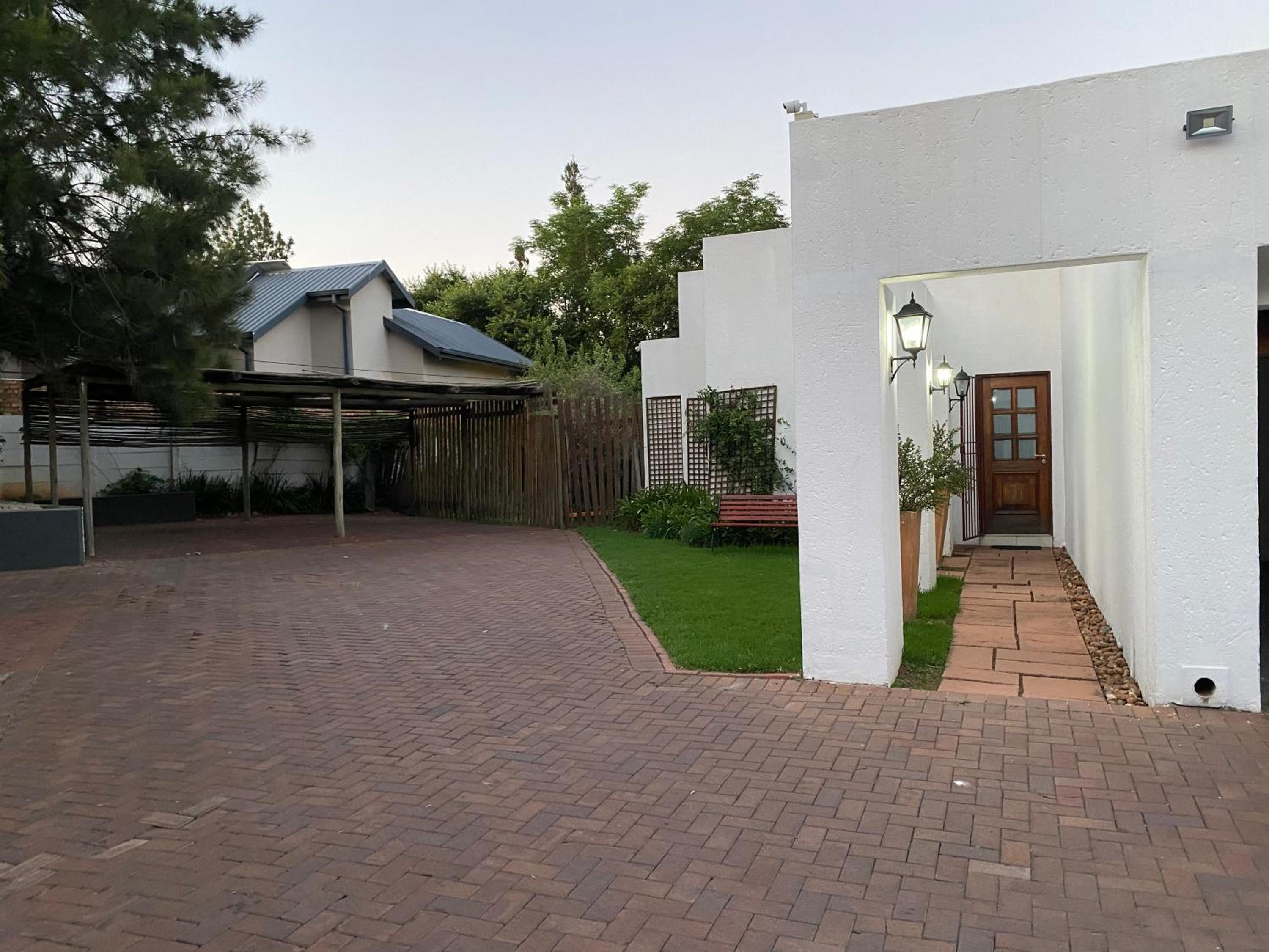 The Little Mongrel Deluxe Space Bryanston