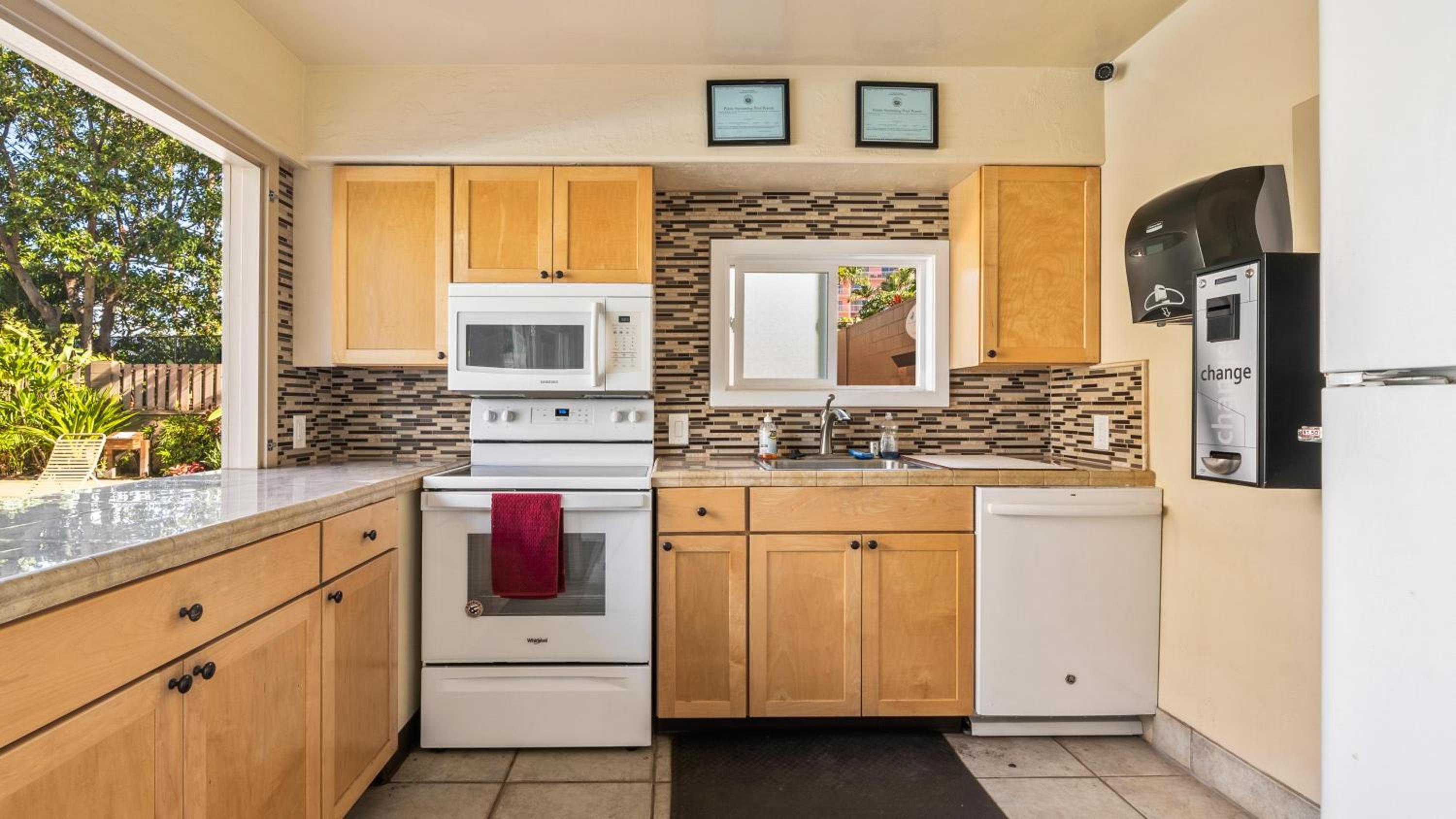 Maui Kai 505 · MK 505 Remodeled OceanFront Whale Watching