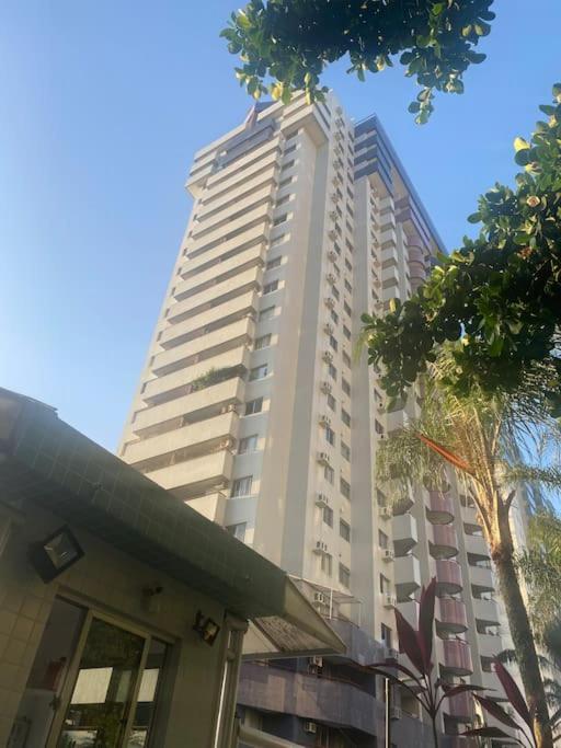 Melhor apto na praia da barra da tijuca no RJ
