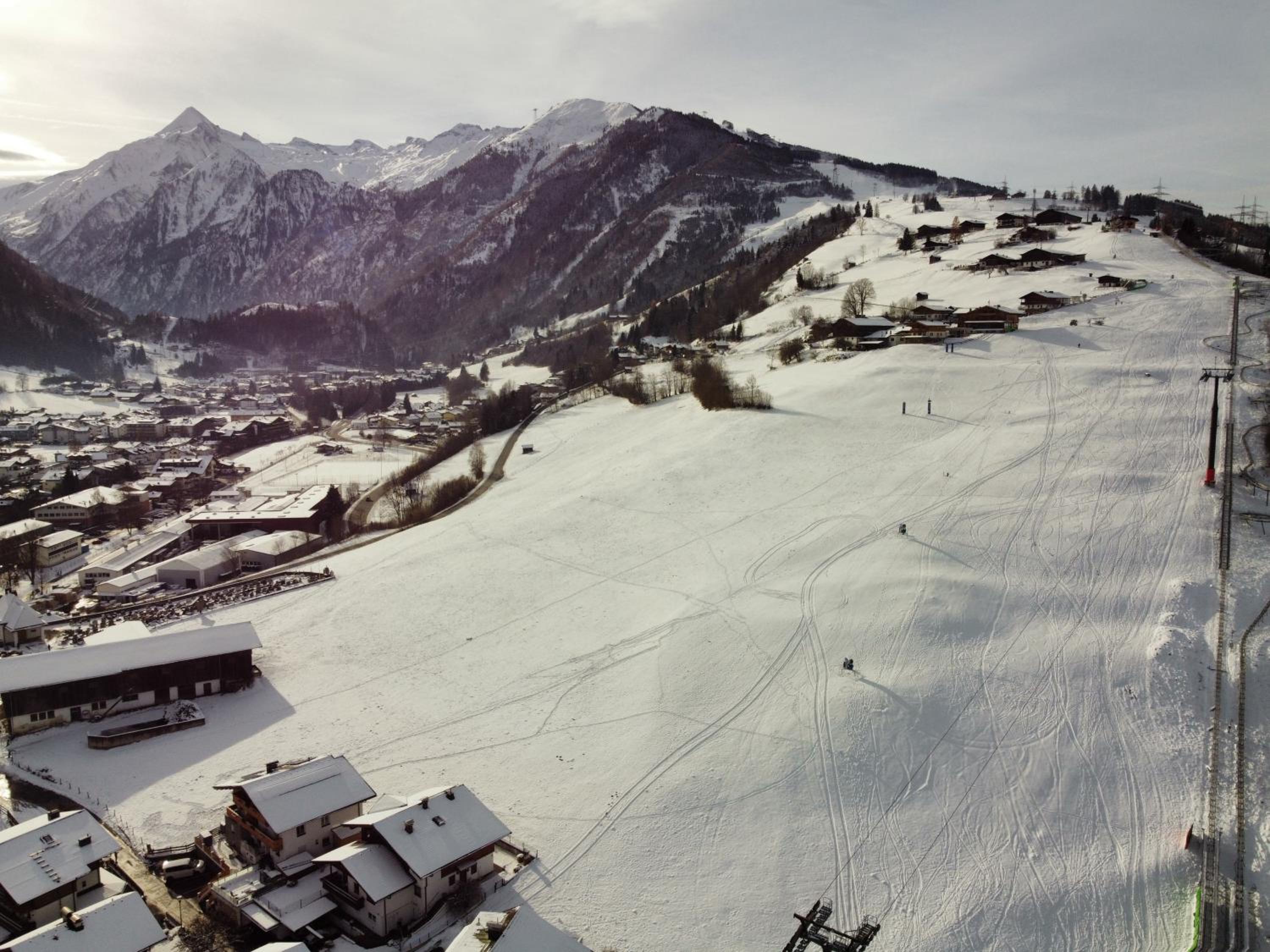 Appartements Bergfried - inklusive Sommerkarte, zentral mit Ausblick über Kaprun, Ski In Ski Out view 5