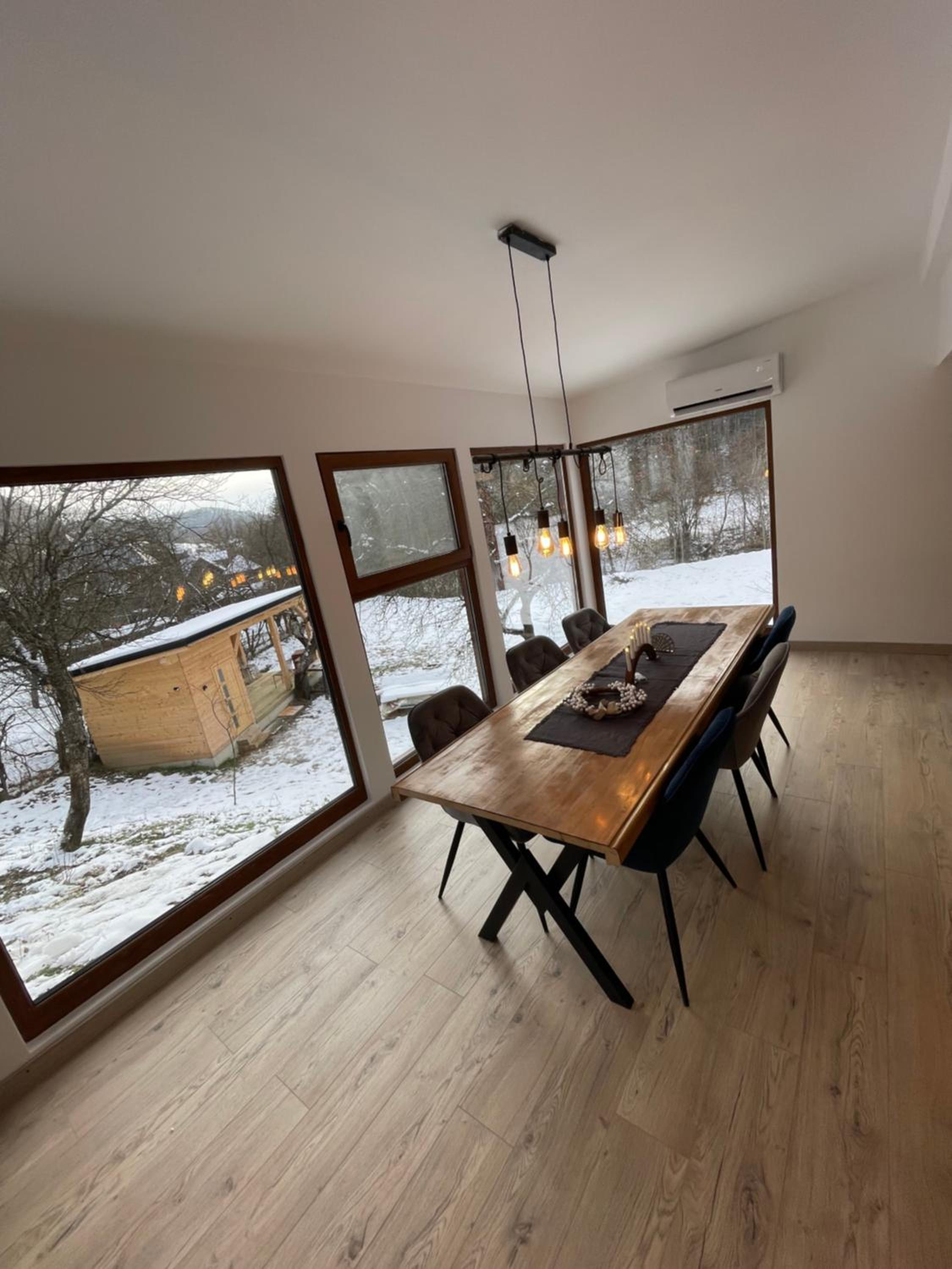 Biutiful Bungalow