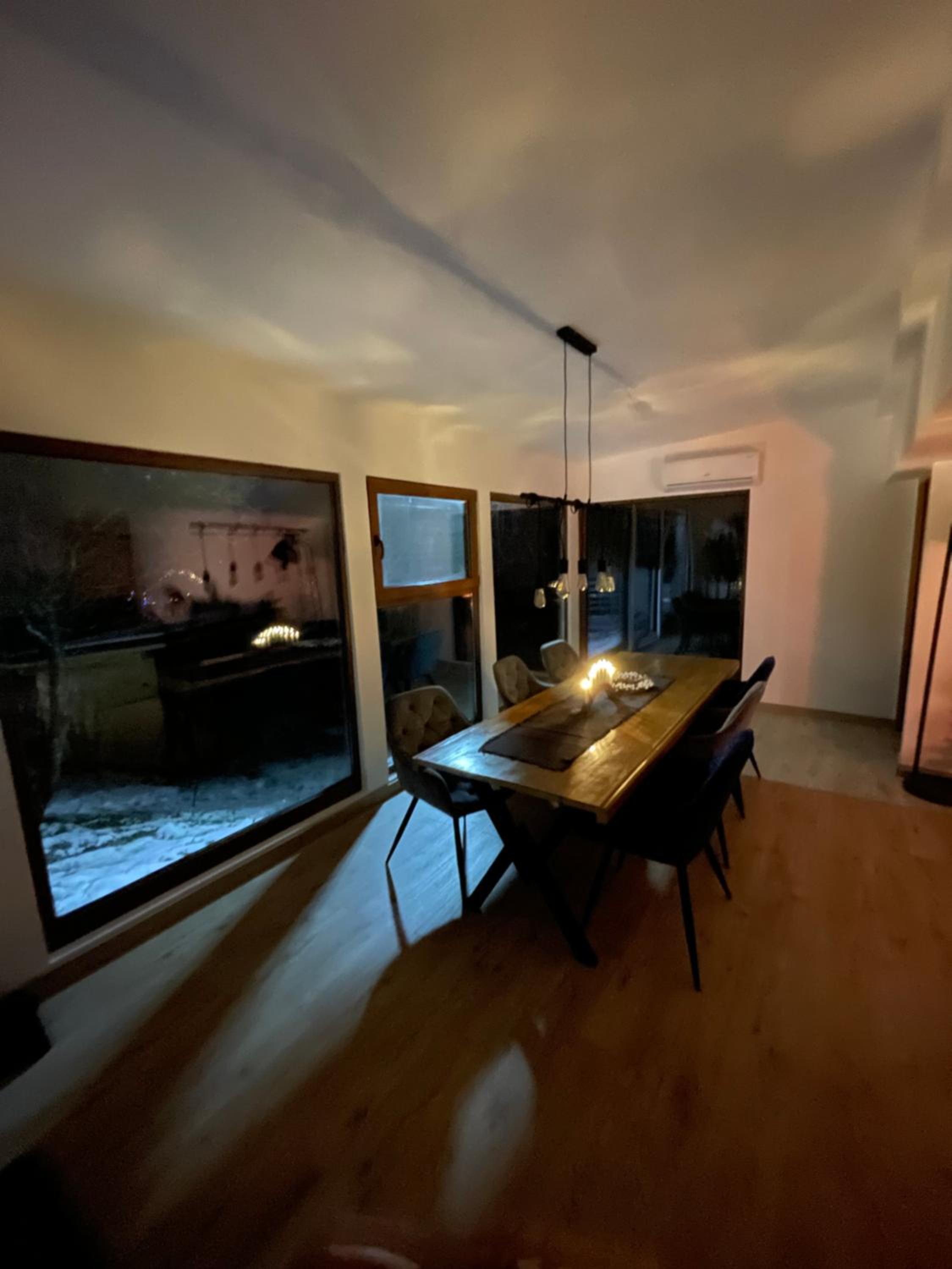 Biutiful Bungalow