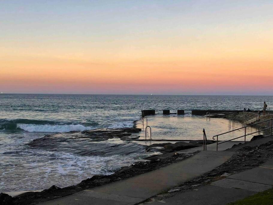 Hotel Tequila Sunset - Image 1