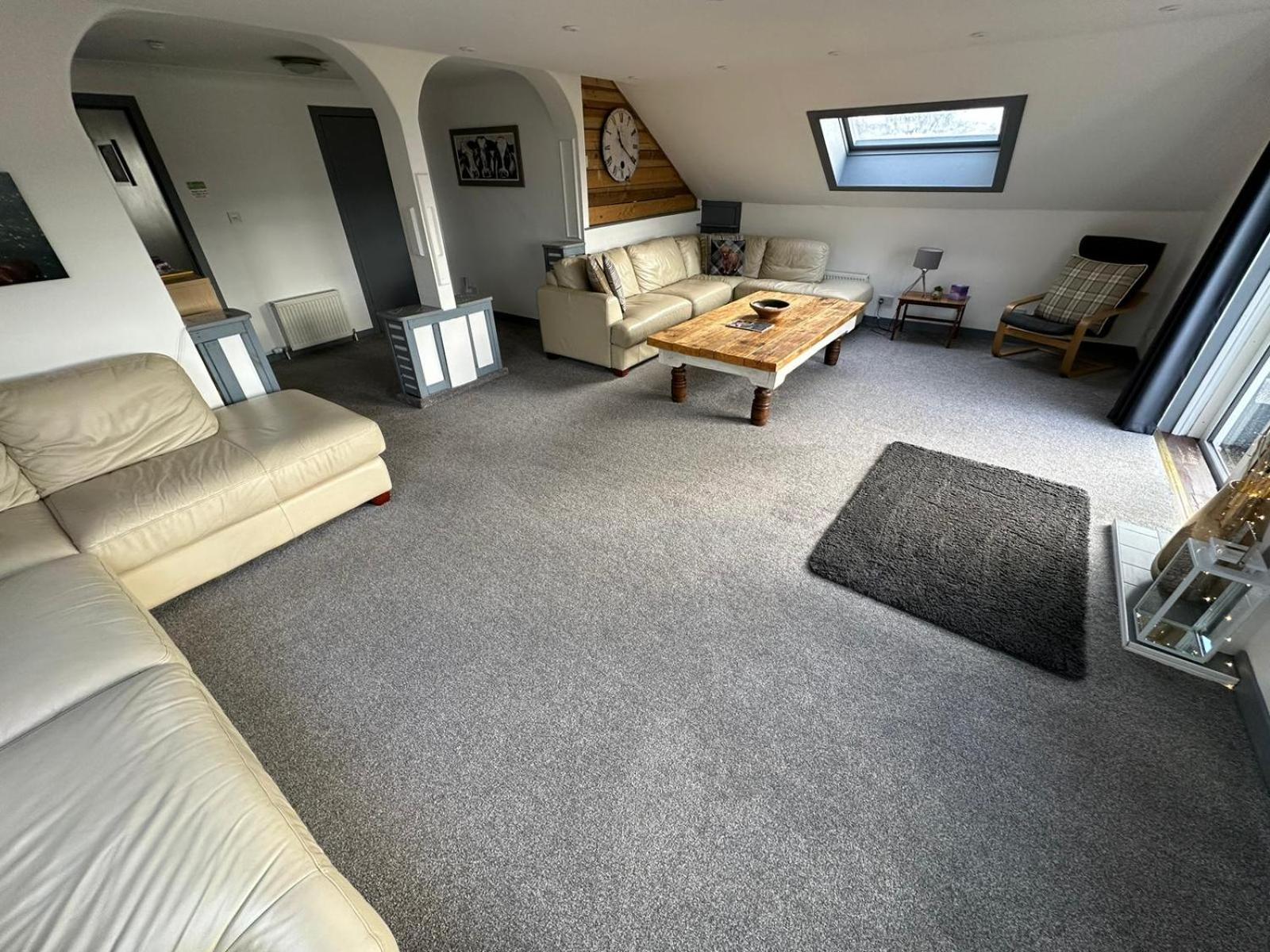 Self Catering Spacious open plan 3 bed apartment with sea views view 5