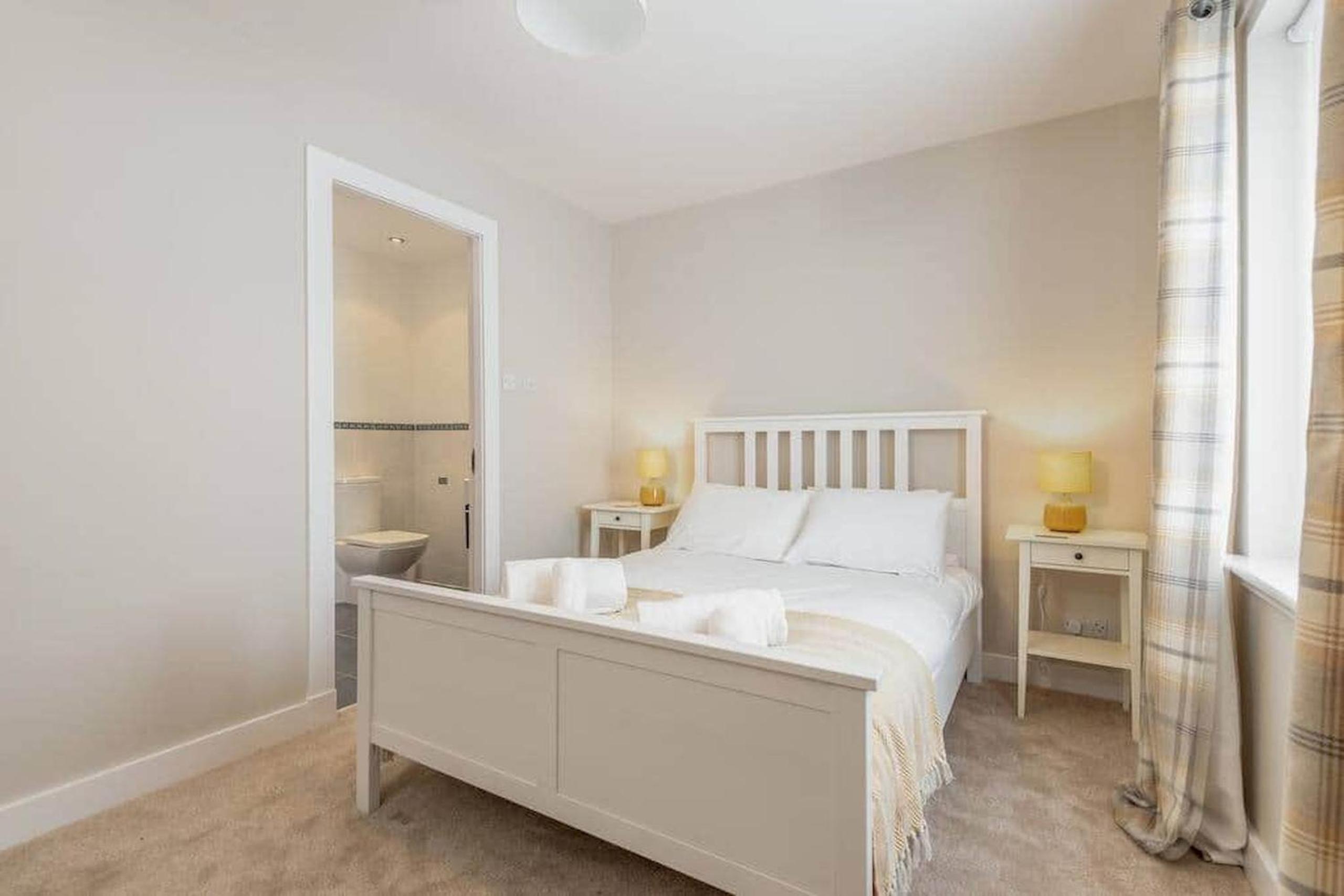 Southfield Apartments - No 14 view 2