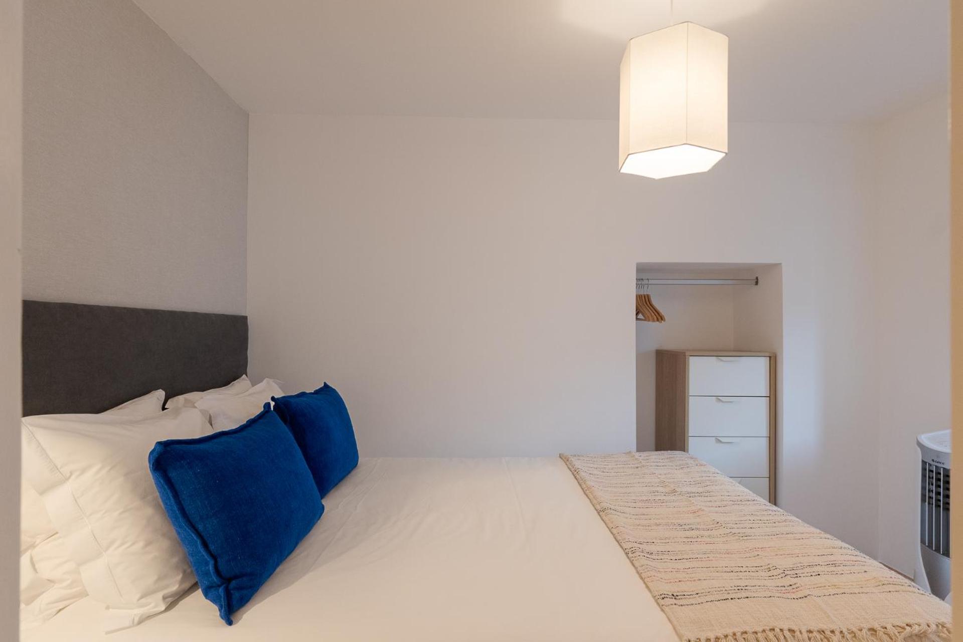Contemporary Apartment in Chiado 3 view 5