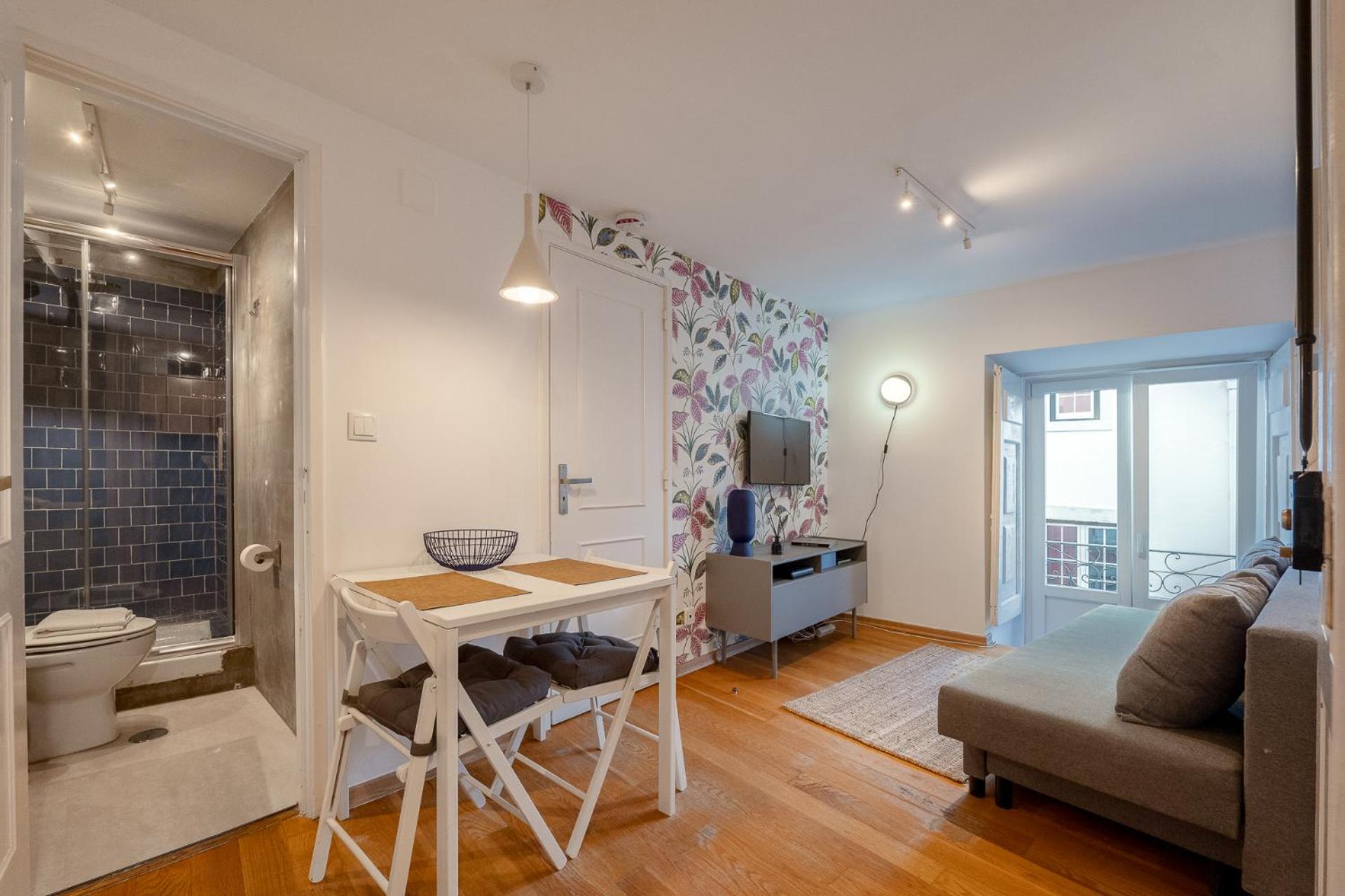 Contemporary Apartment in Chiado 3 view 4