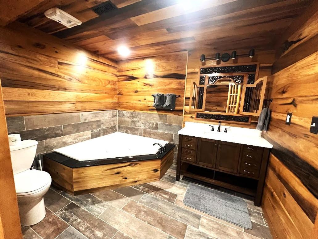 Free Attraction Tickets-Smoky Mountain Getaway-Spacious 3BR Cabin w Hot Tub view 5