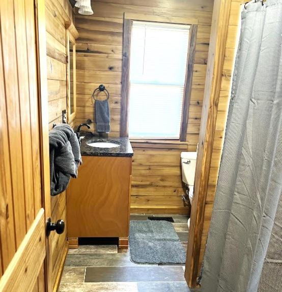 Free Attraction Tickets-Smoky Mountain Getaway-Spacious 3BR Cabin w Hot Tub view 3