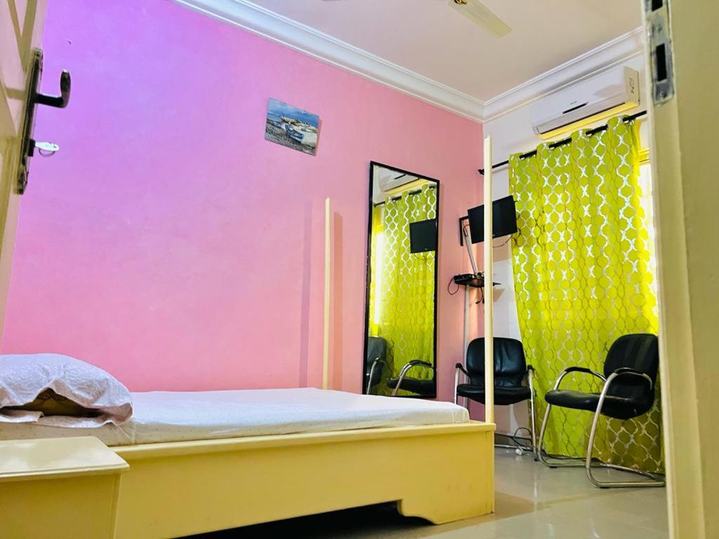 HAPPY GUEST HOUSE - HGH