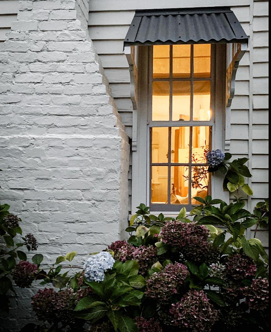 MARIGOLD COTTAGE Charming 1870s central Daylesford cottage