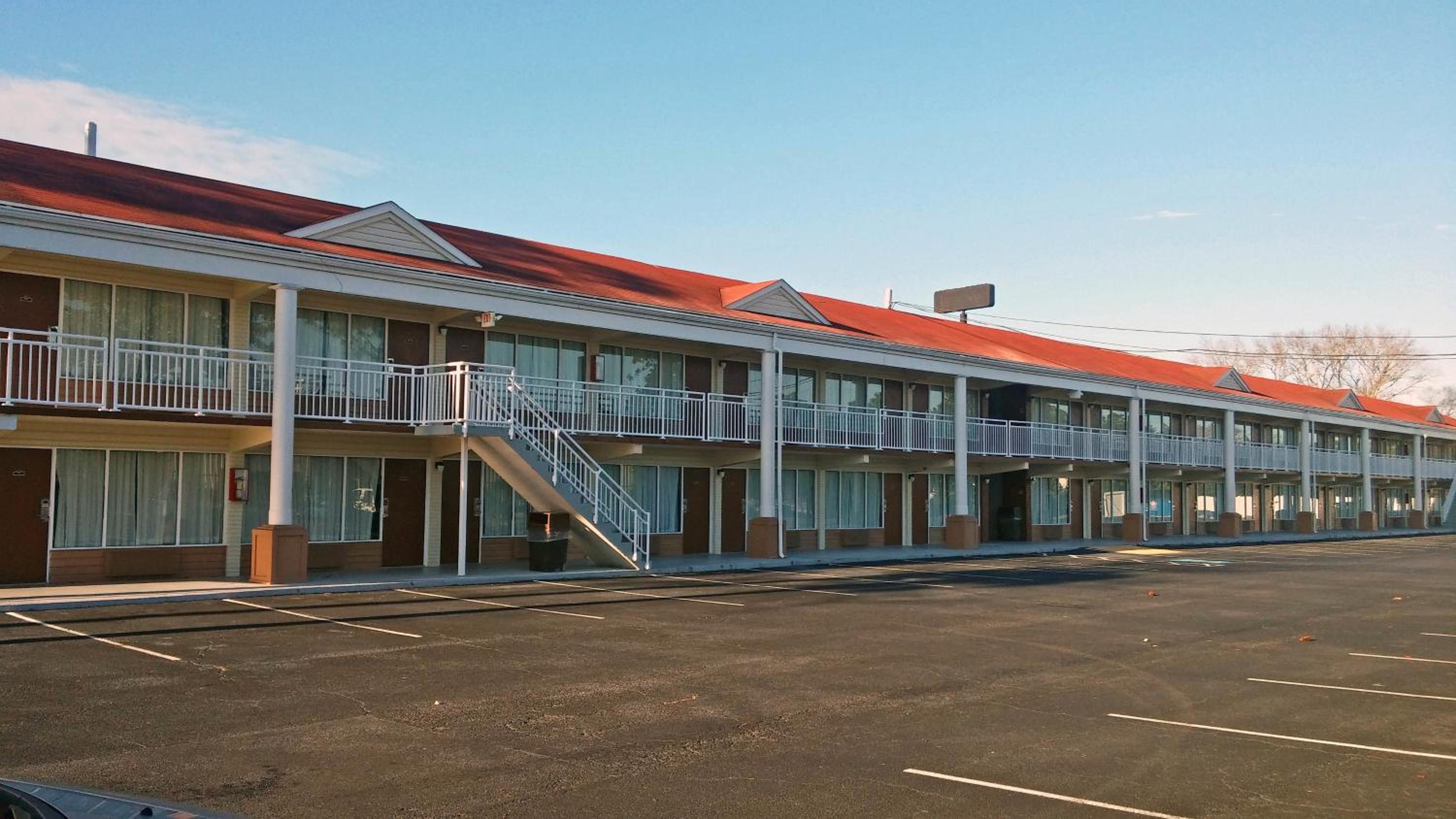 Brunswick Vacations - Motel 6-Brunswick, GA - Property Image 14