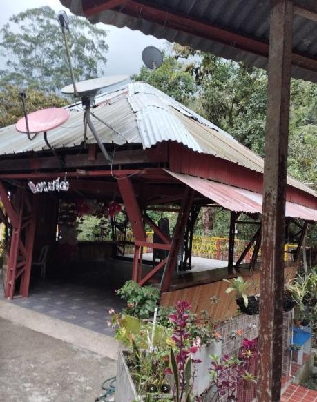 Eco Hostal La Batea De Los Colibries
