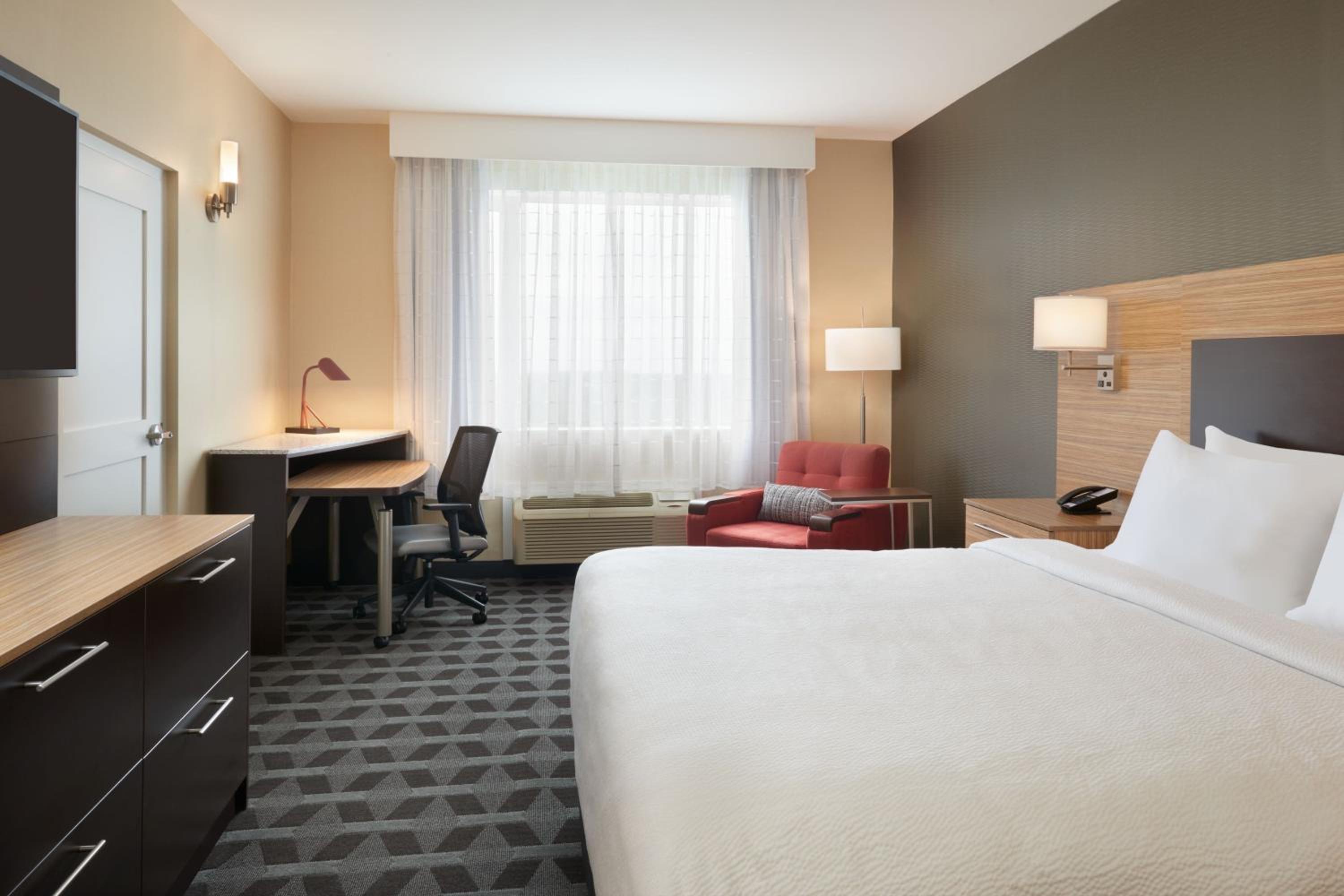 TownePlace Suites by Marriott Toronto Oakville - Property Image 2