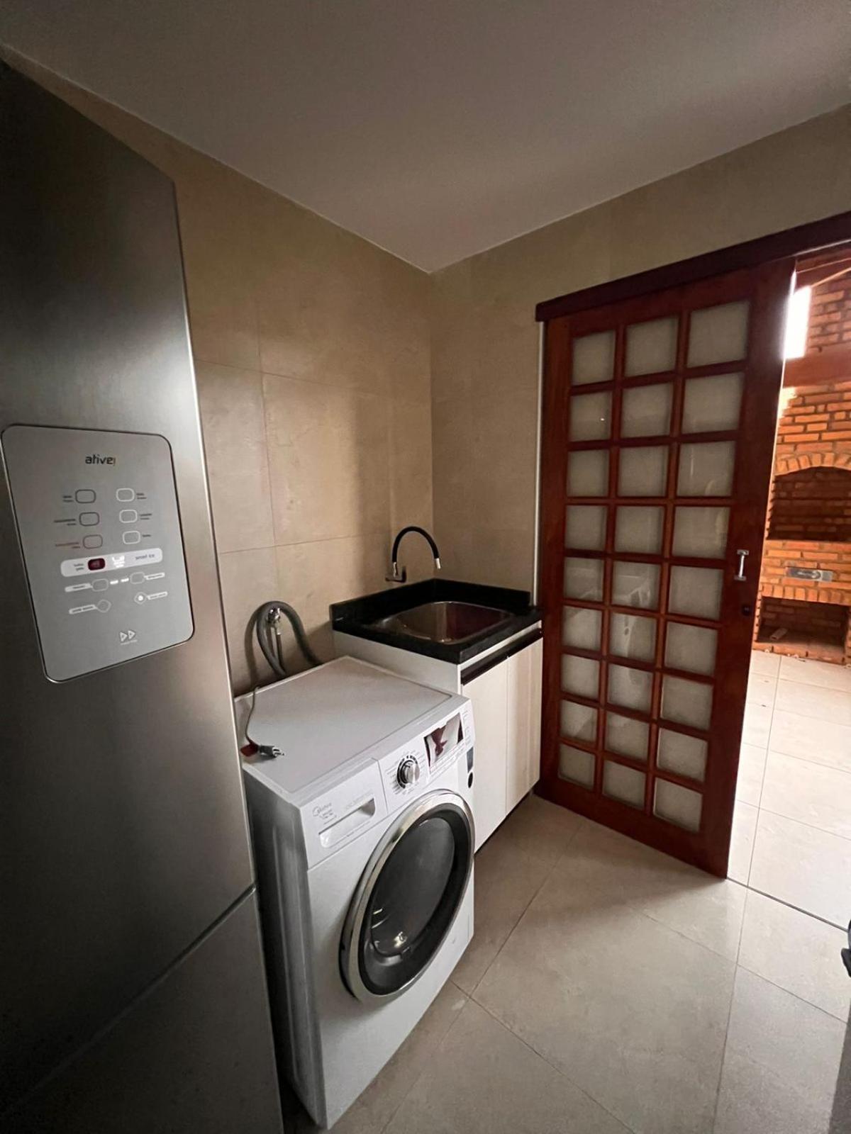 Casa de Campo Novo gravatá em condomínio, lazer completo com piscina compartilhada, churraqueira e forno a lenha privado e uma vista espetacular e com aque