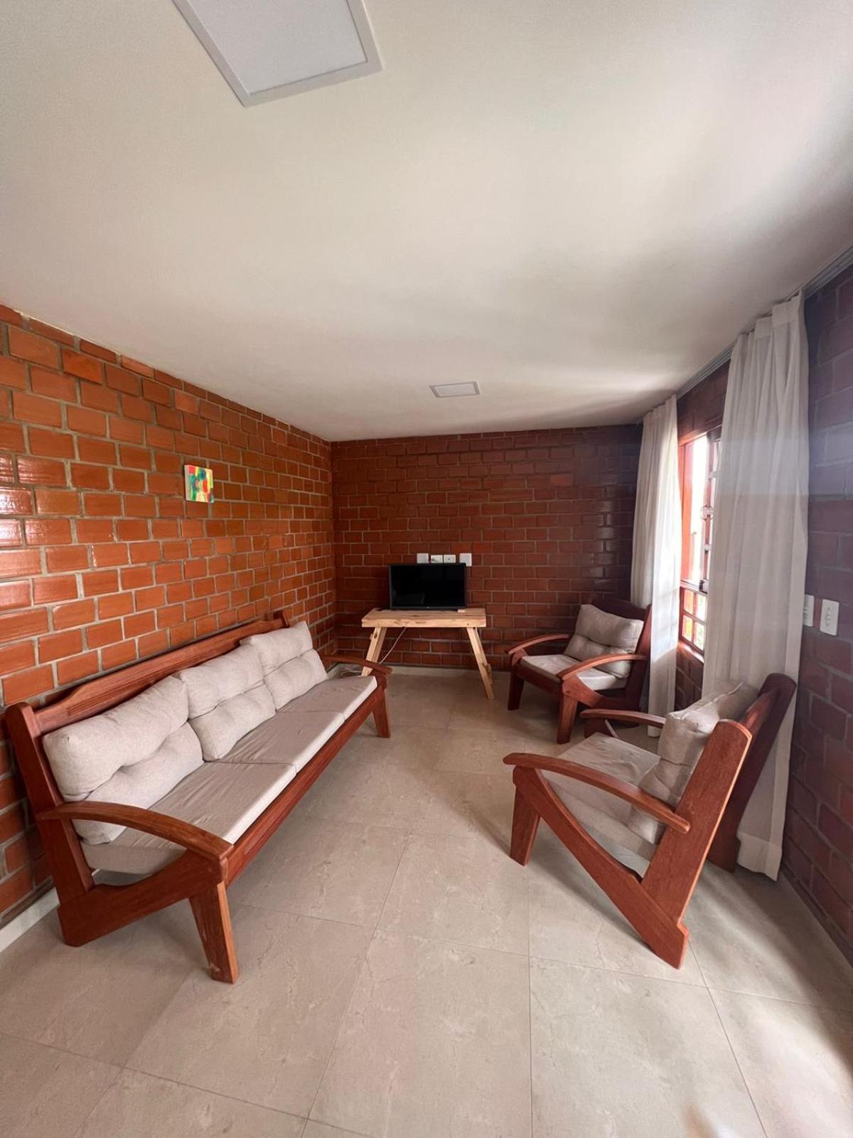 Casa de Campo Novo gravatá em condomínio, lazer completo com piscina compartilhada, churraqueira e forno a lenha privado e uma vista espetacular e com aque