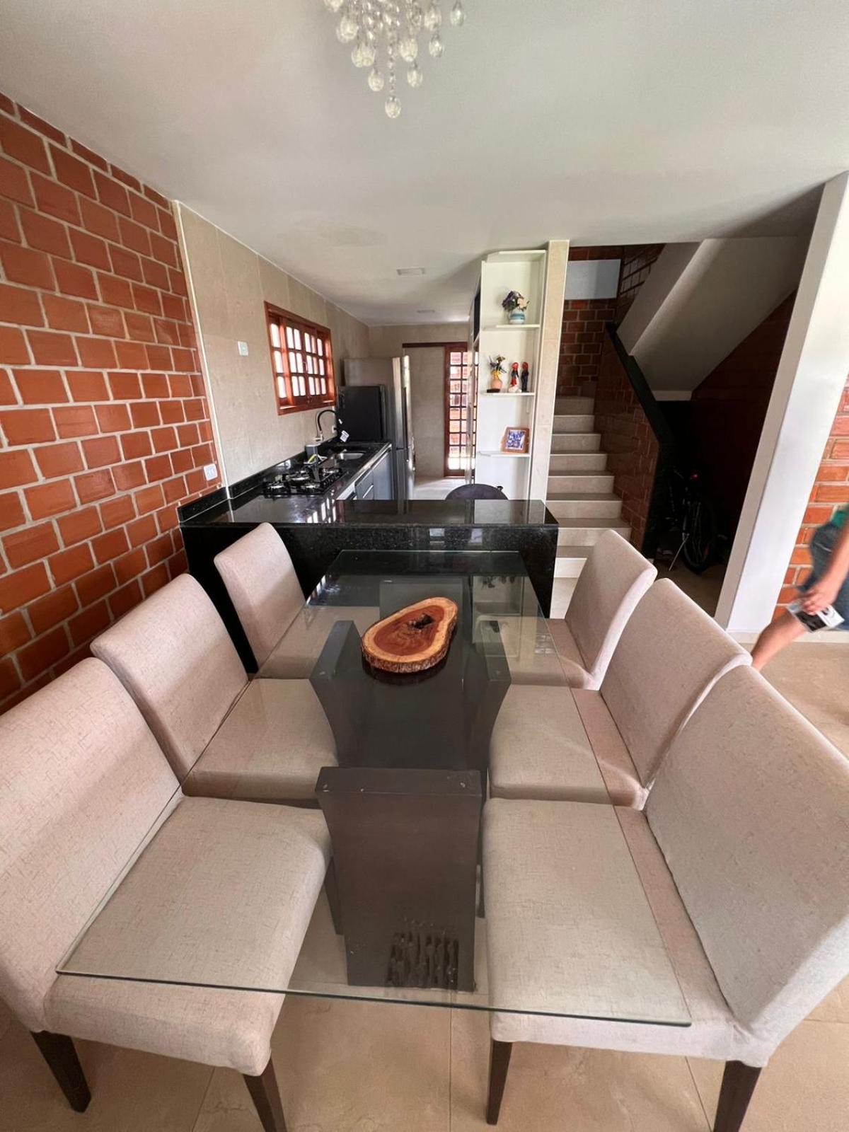 Casa de Campo Novo gravatá em condomínio, lazer completo com piscina compartilhada, churraqueira e forno a lenha privado e uma vista espetacular e com aque