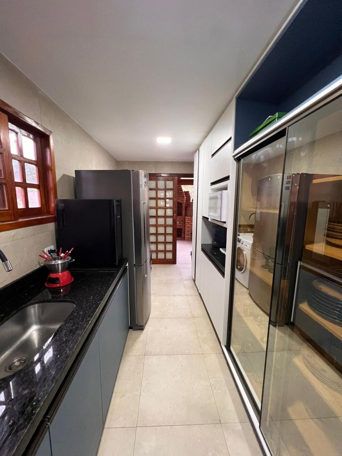 Casa de Campo Novo gravatá em condomínio, lazer completo com piscina compartilhada, churraqueira e forno a lenha privado e uma vista espetacular e com aque