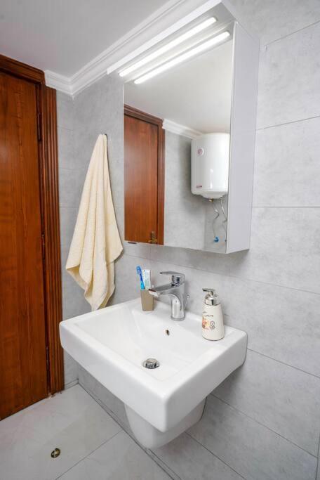 Alrabieh, modern 1-bedroom flat view 4