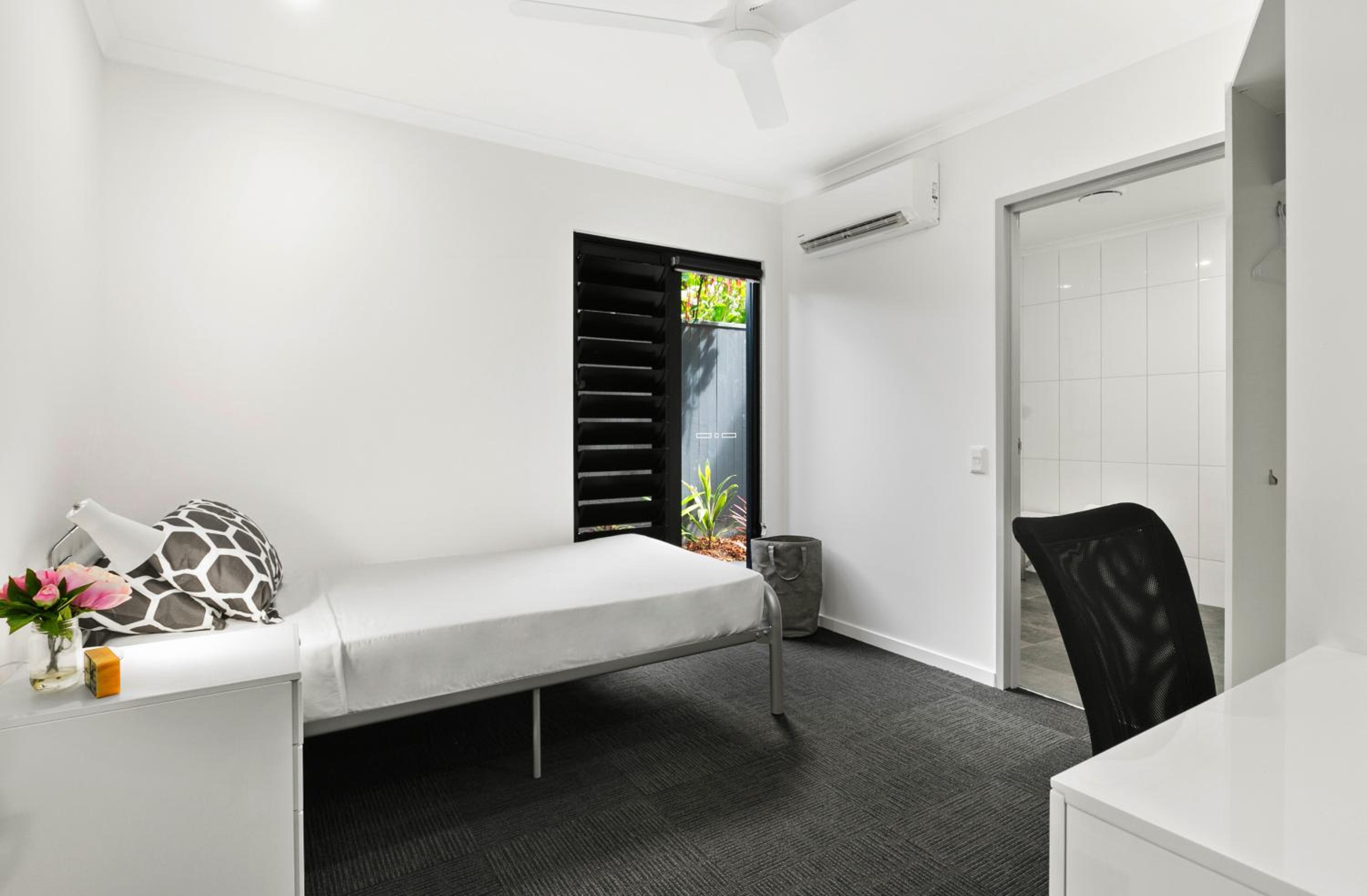 Redhill Cairns Living - Gatton St