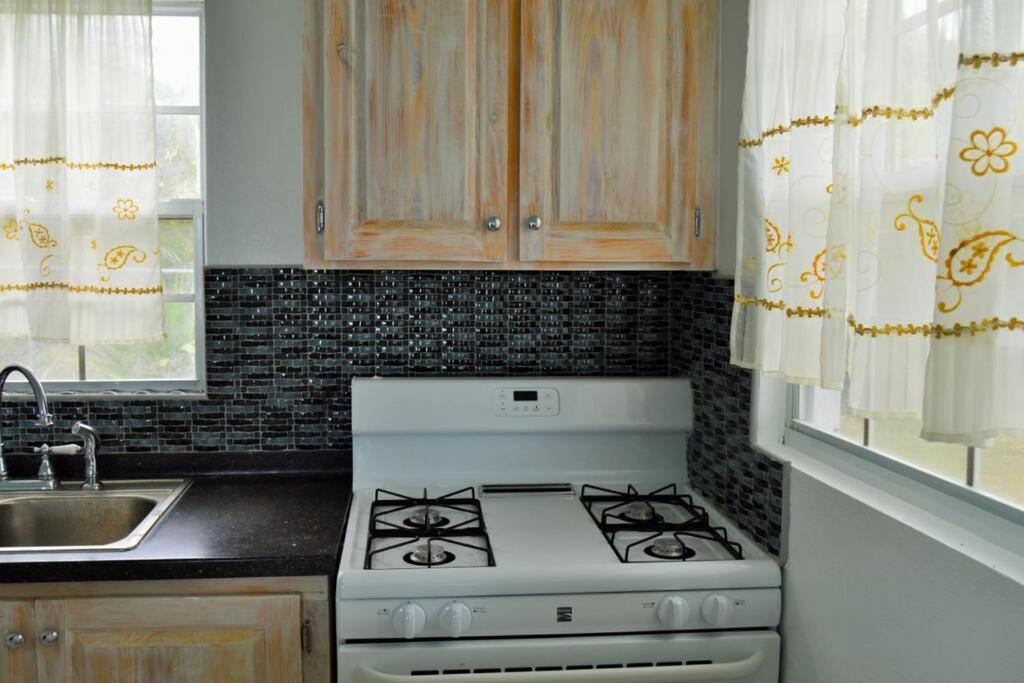 Pearl's Hilltop Cottage