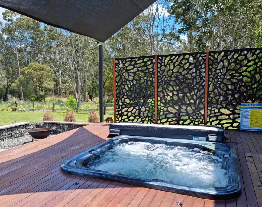 Jasmine Escape DONT BOOK CLOSING DOWN