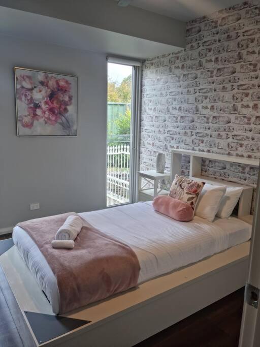 Jasmine Escape DONT BOOK CLOSING DOWN