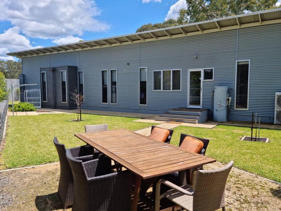 Jasmine Escape DONT BOOK CLOSING DOWN