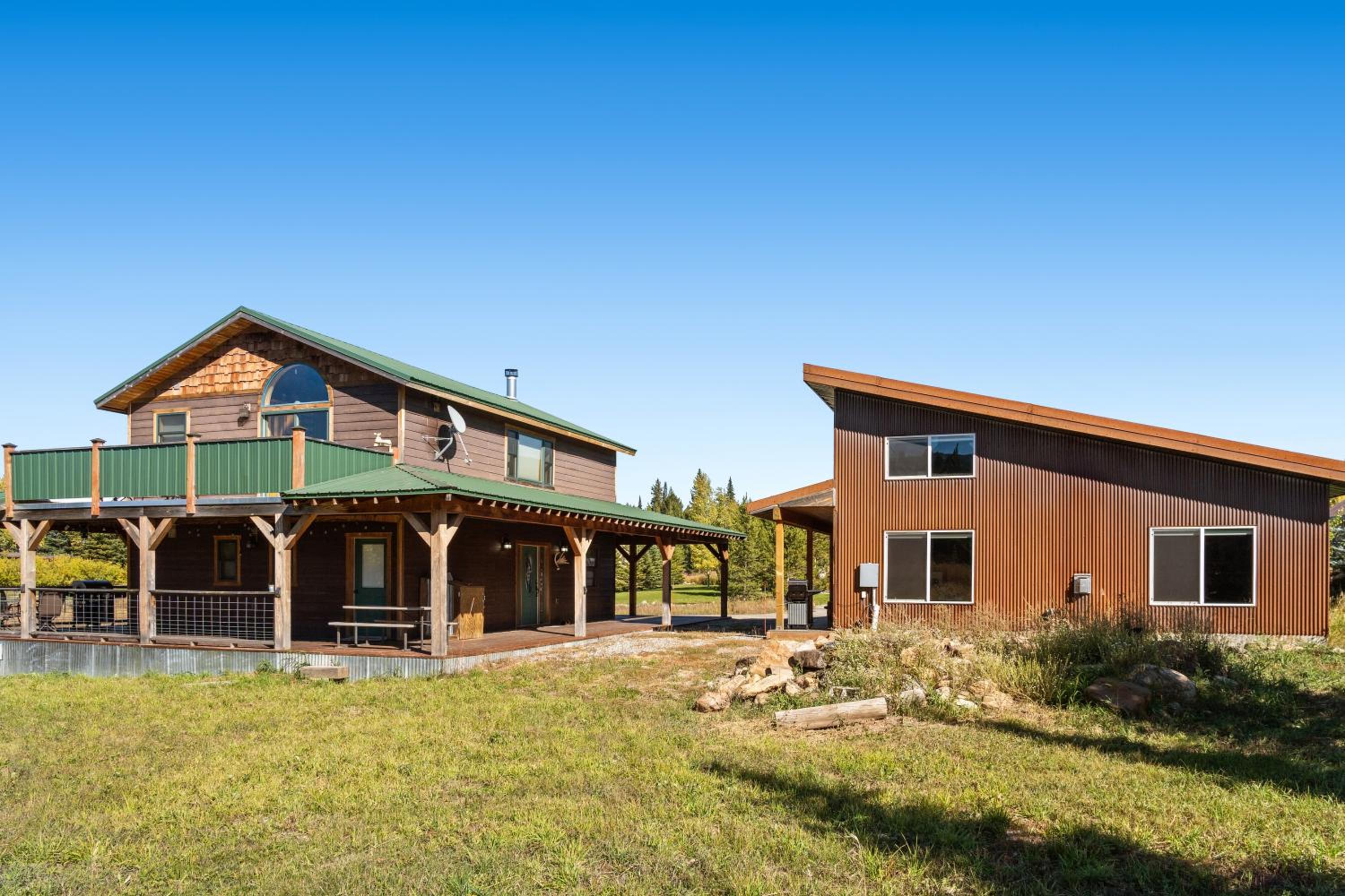 Bunk House Big House 2BR Mountain Views 7 min to Yellowstone view 4