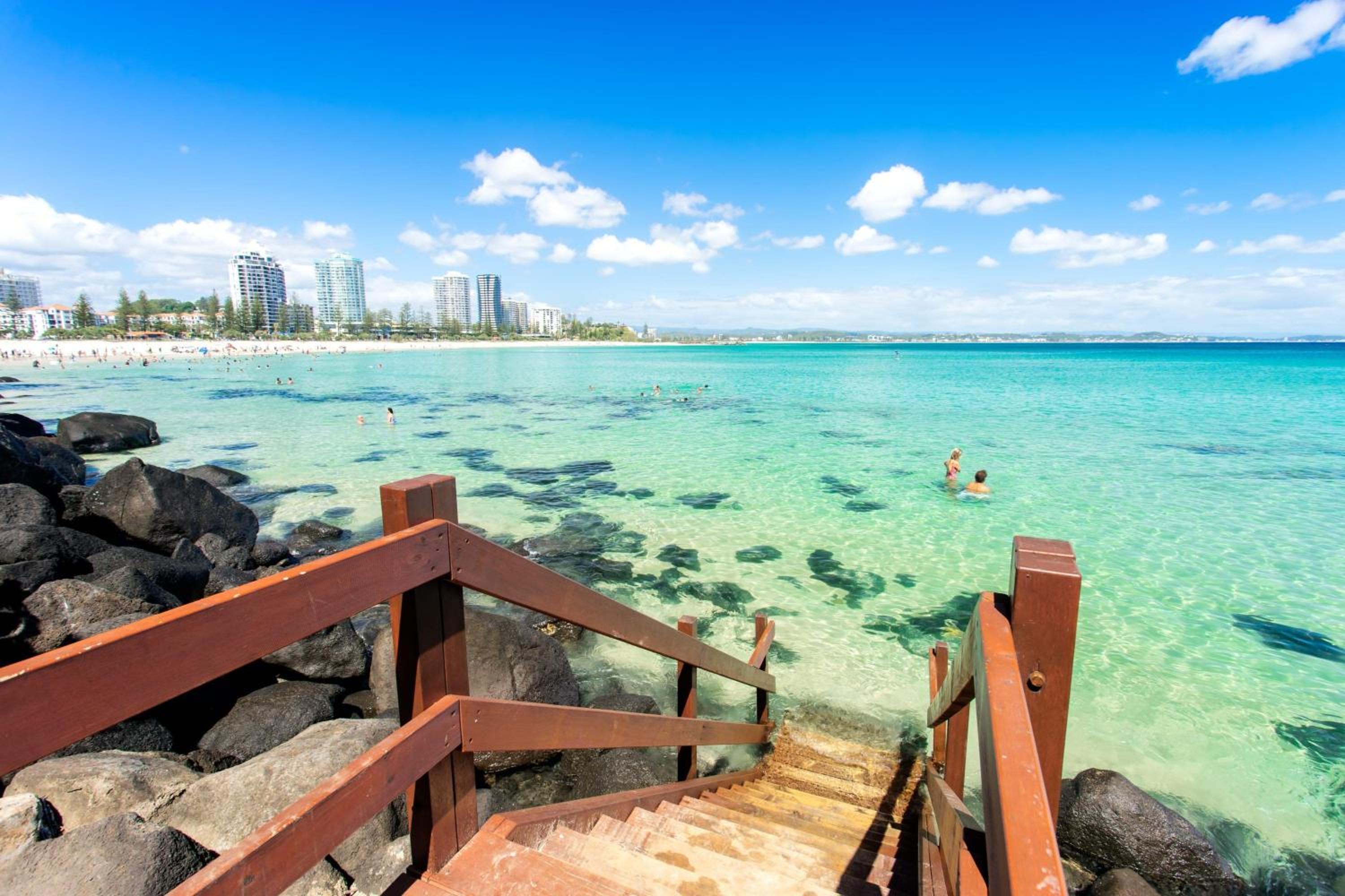 Surf Shack in Iconic Rainbow Bay - Coolangatta QLD (pet friendly)
