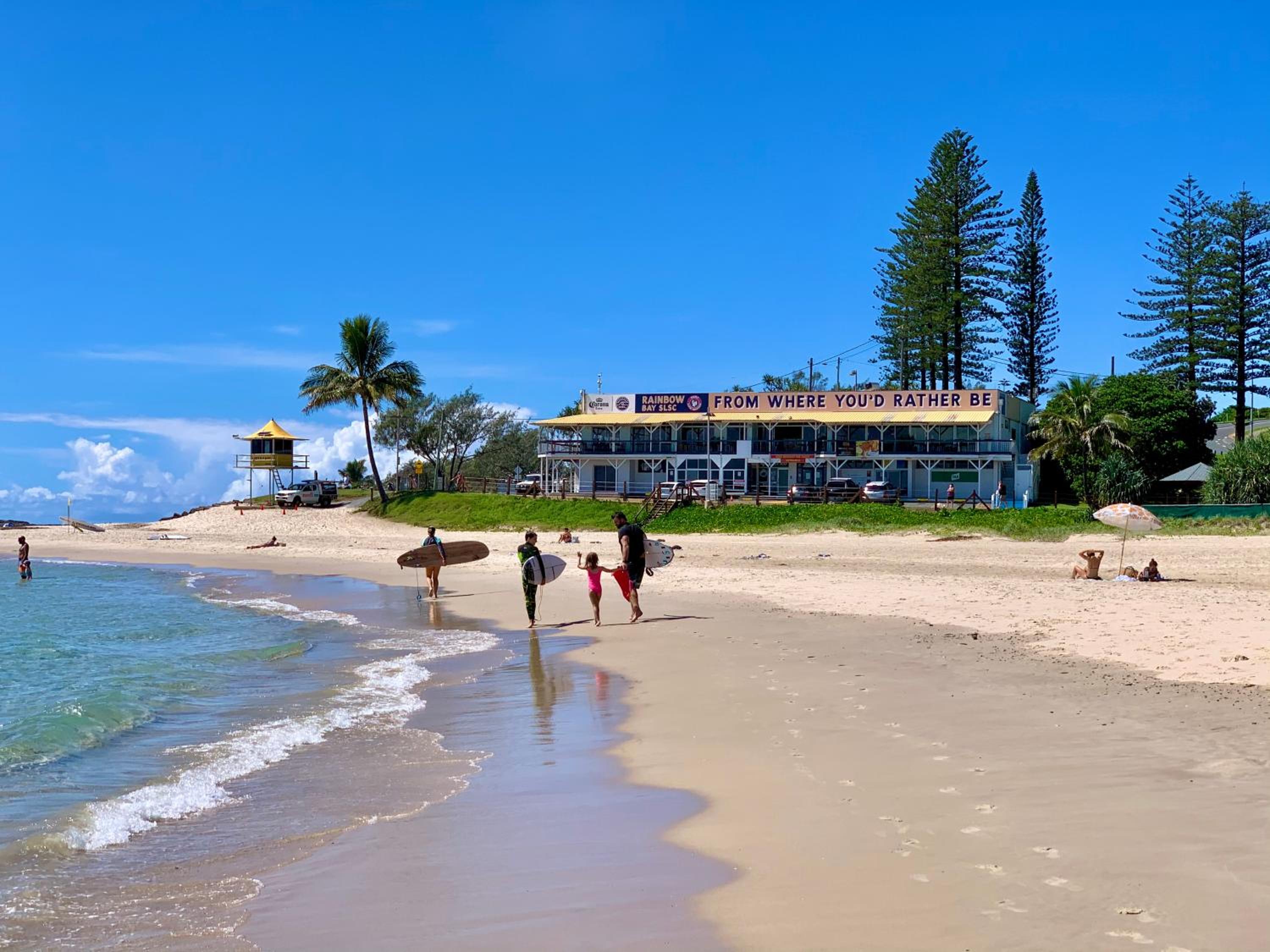 Surf Shack in Iconic Rainbow Bay - Coolangatta QLD (pet friendly)