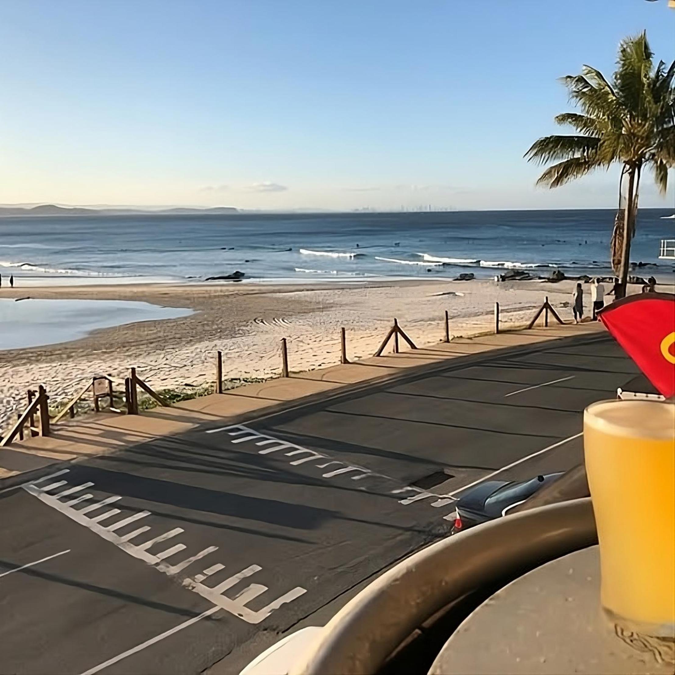 Surf Shack in Iconic Rainbow Bay - Coolangatta QLD (pet friendly)
