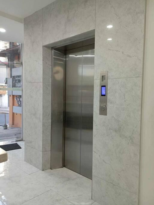 St. Marvin Studio Makati M407 view 4