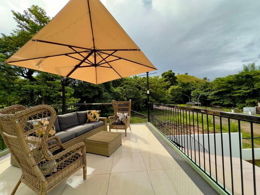 Adora's Place - Sleeps 16