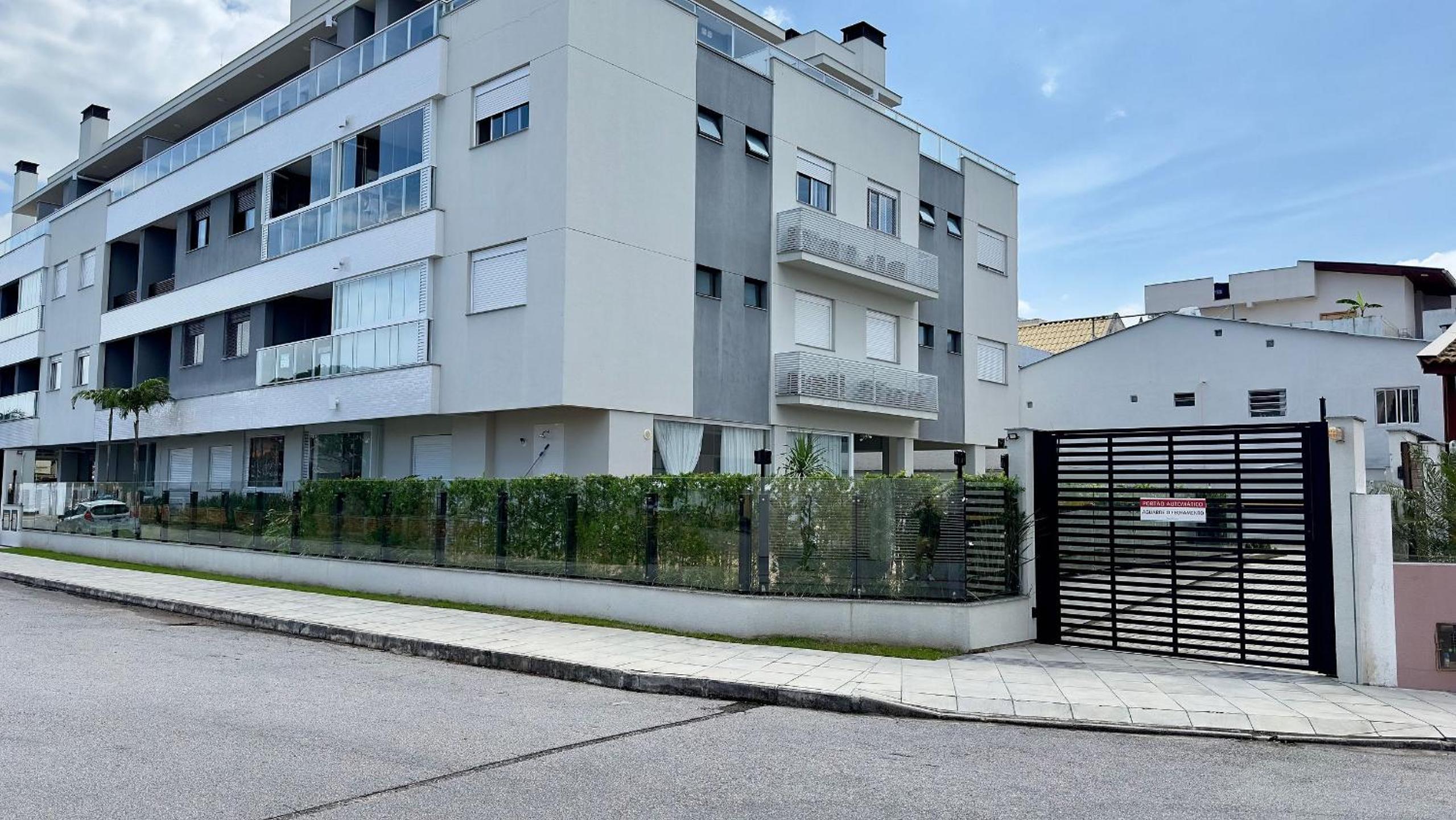 Canasvieiras Apto novo há 450m da praia