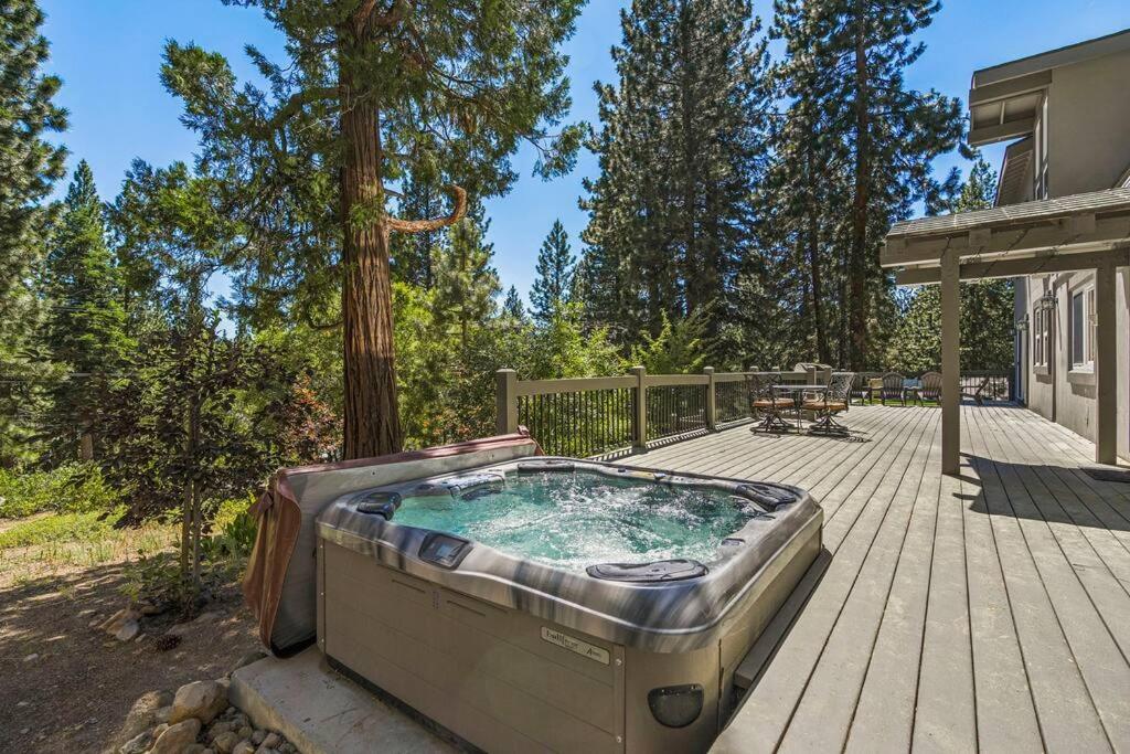 Spacious North Shore retreat. view 3