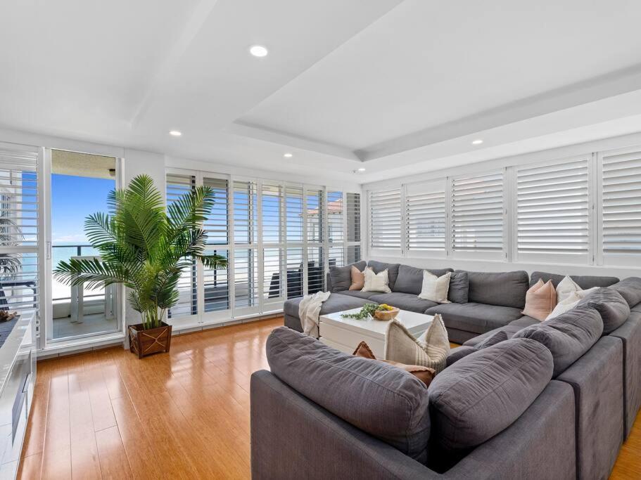Absolute Beachfront 3B Pool Spa