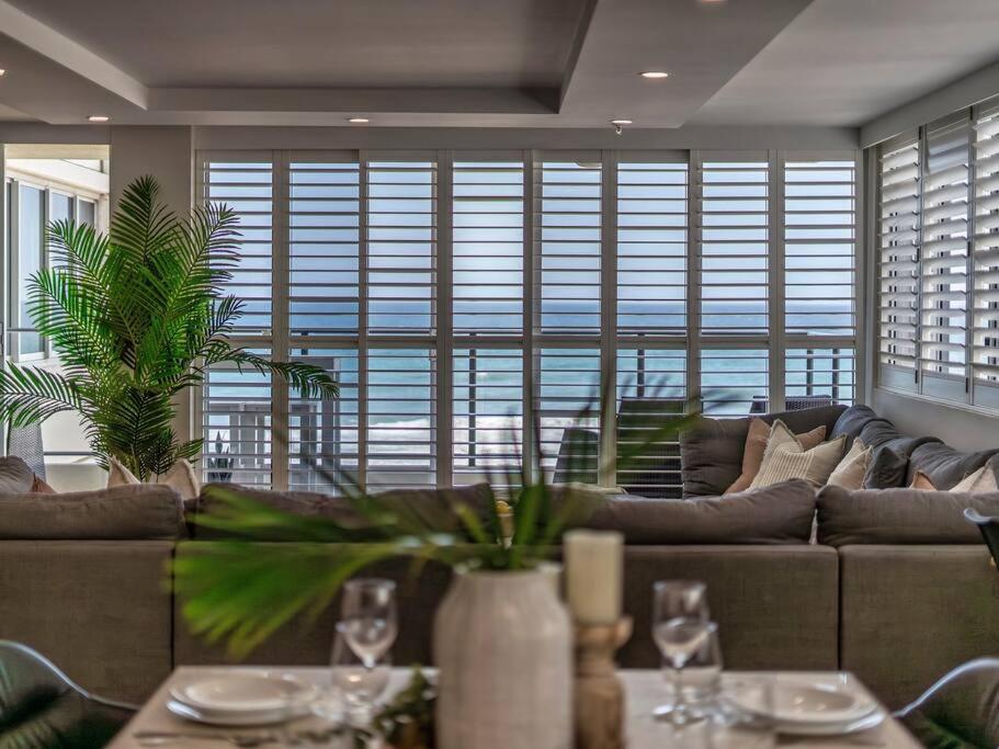 Absolute Beachfront 3B Pool Spa
