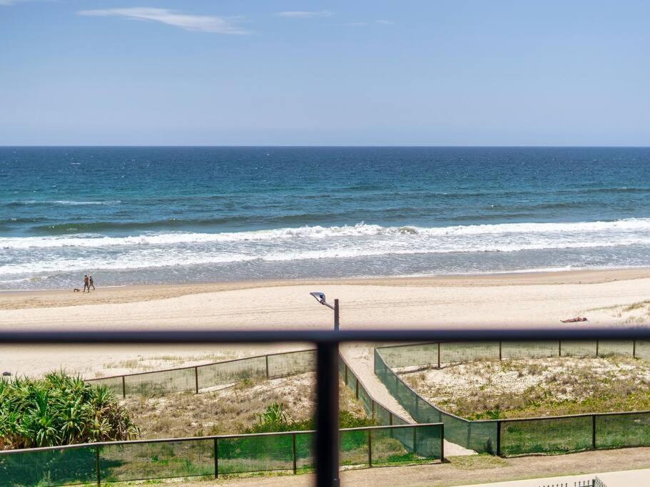 Absolute Beachfront 3B Pool Spa