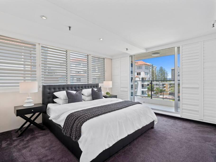 Absolute Beachfront 3B Pool Spa