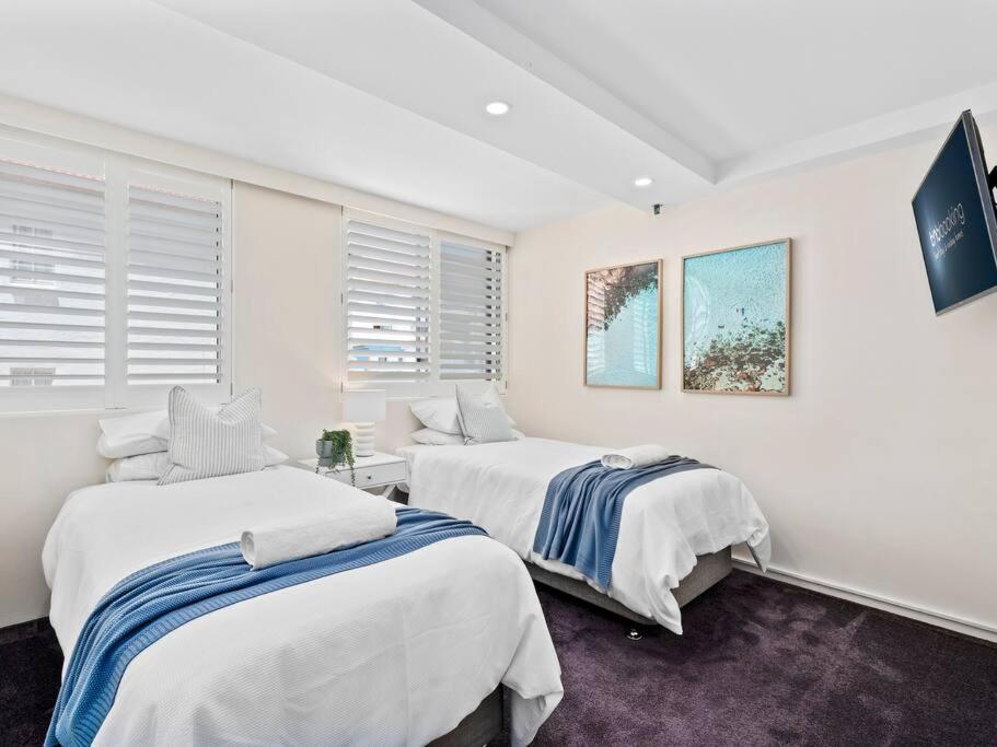 Absolute Beachfront 3B Pool Spa