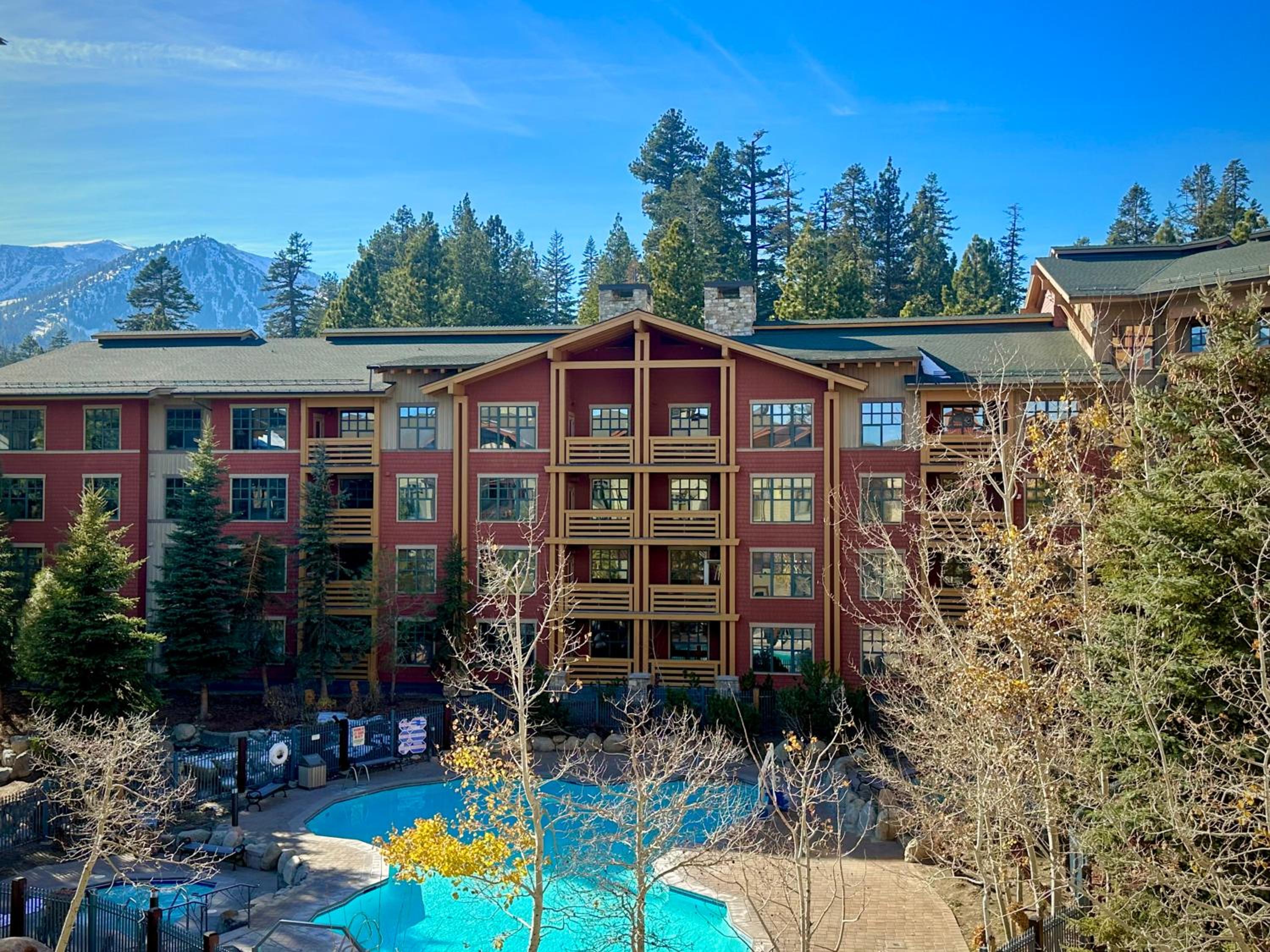 Hotel Quiet, Updated, Corner Condo in the Village! Parking, Pool & Spa - Image 1
