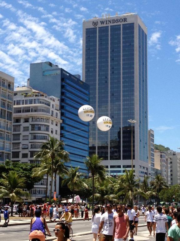 Studio completo na praia de Copacabana , claro e silencioso, com ar, wifi, netflix, até 3 pessoas, pauloangerami BR502
