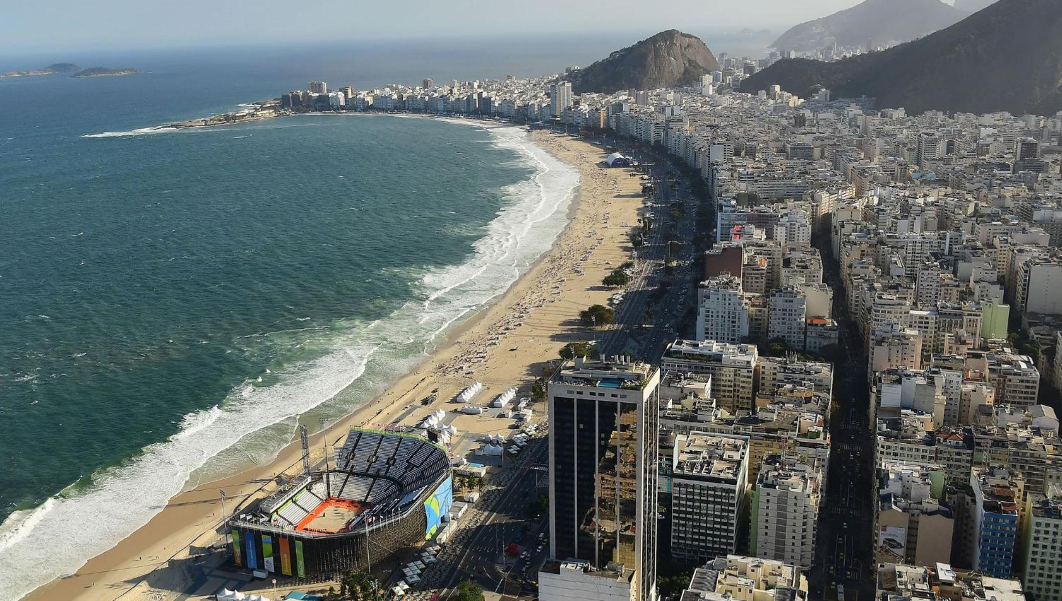 Studio completo na praia de Copacabana , claro e silencioso, com ar, wifi, netflix, até 3 pessoas, pauloangerami BR502